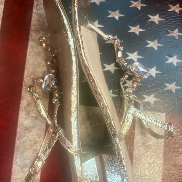 J Miller ladies Stunning Jeweled Gold Sandals Size 9.5 . - Picture 9 of 10